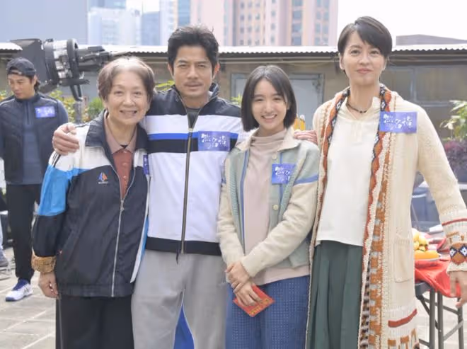 梁詠琪與郭富城首演夫妻！合影比男方高半頭，18歲星二代演其女兒