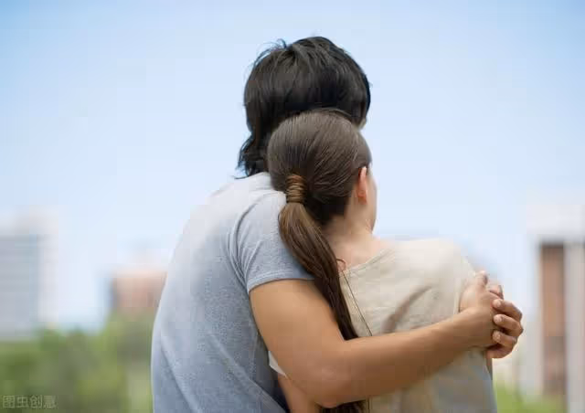 有錢後覺得老婆配不上我了，我媽：你若離婚，也別認我這個媽了