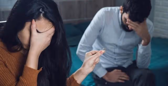 老公的公司破產後，我上了別人的寶馬車，悔不當初