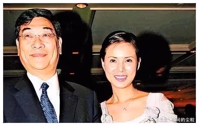 因為男人毀了事業!這些女星談戀愛把工作談沒了!