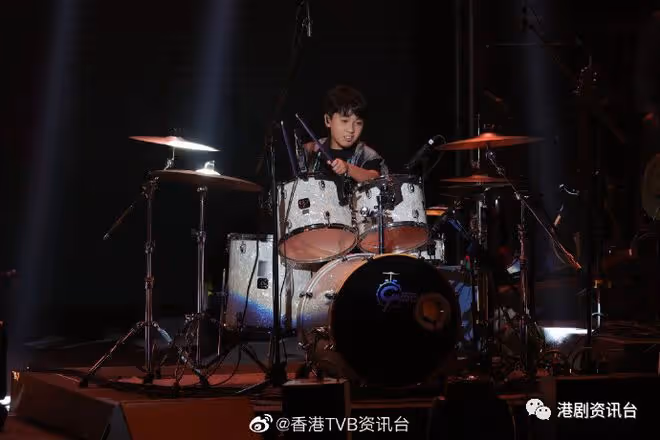黃翠如為蕭正楠開金口唱歌!區永權曬腹肌與細仔夾BAND