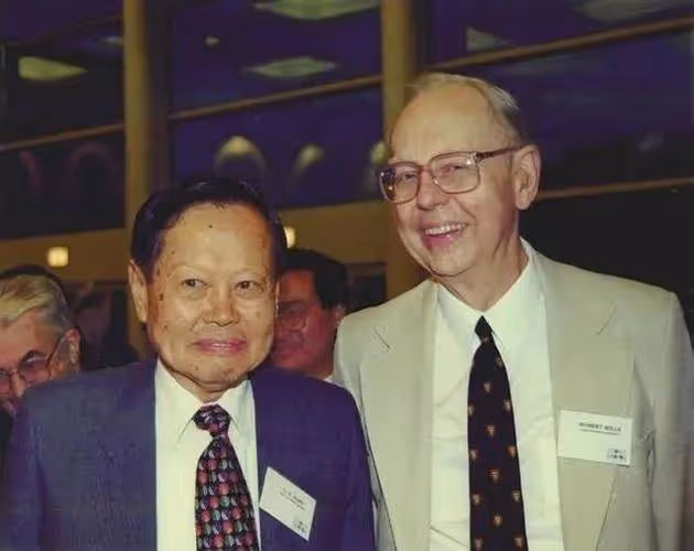 楊振寧:101歲很蒼老卻強打精神,自覺時日不多希望翁帆繼續幸福