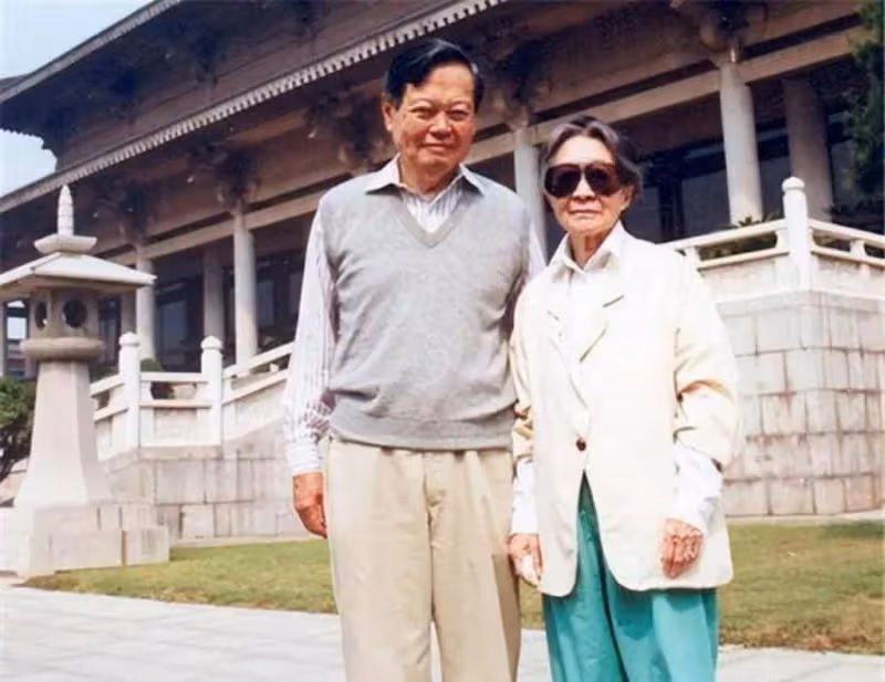 楊振寧:101歲很蒼老卻強打精神,自覺時日不多希望翁帆繼續幸福