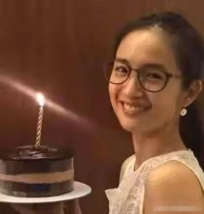 林依晨1.5億豪宅曝光,光看衣櫃就知道價 格不菲,如今40歲已當媽媽卻依舊如同少女