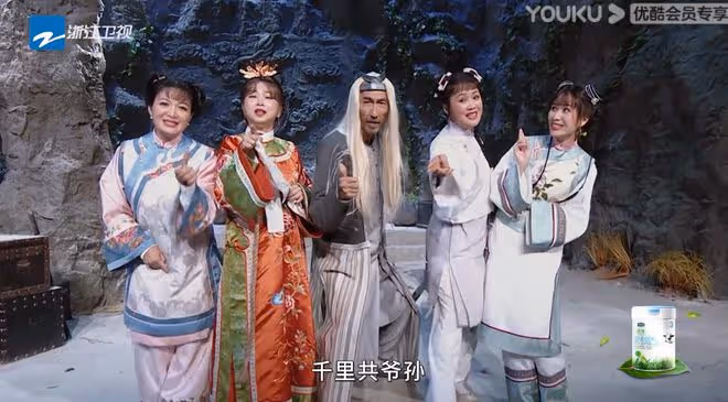 98版《鹿鼎記》四美重聚,梁小冰爆陳小春人品:害羞,現場改吻戲