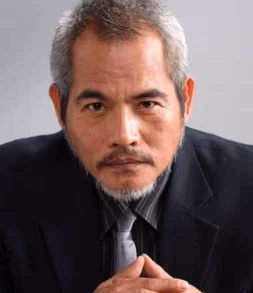59歲本土男星消失6年，突現身直播，卻驚傳「賣假貨」被抓包崩潰，落淚坦承「受害超過3000」求原諒