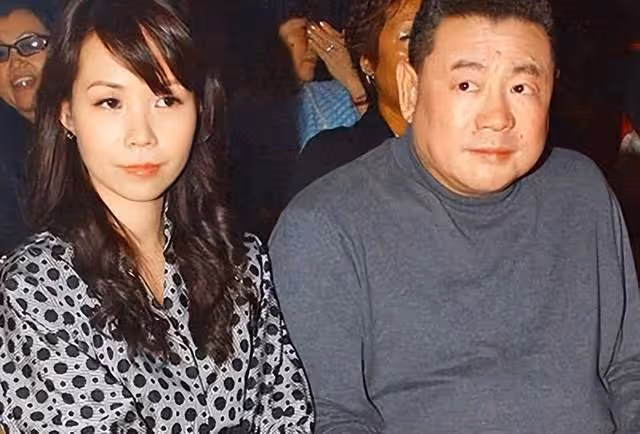 甘比到底何手段？劉鑾雄為做她的忠犬老公，任由華人置業改姓