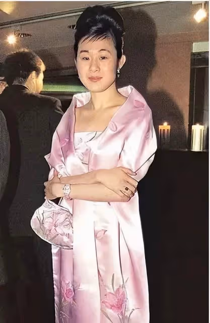 劉鑾雄不敢惹的前女友，勝訴美國前總統，王穎妤能力大於長相