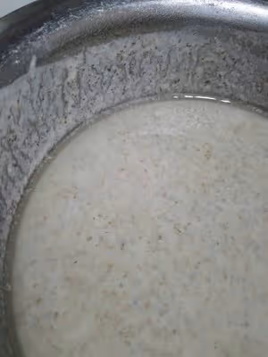 煎餅果子。麵糊和薄脆