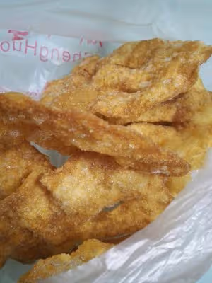煎餅果子。麵糊和薄脆