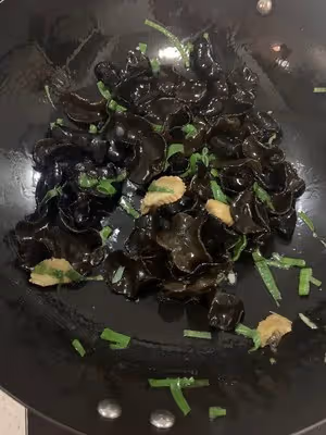 十分鐘素菜 ·木耳炒白菜