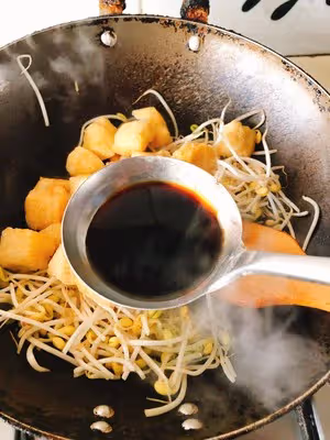 油豆腐燒黃豆芽