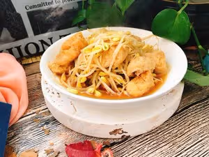 油豆腐燒黃豆芽