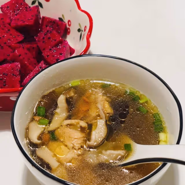 滋補香菇燉雞湯