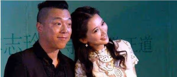 黃渤視她為掌上明珠,結婚十多年無緋聞,如今夫妻越長越像