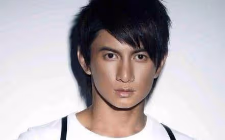 曾7天7夜只睡1小時,替父還債12年,二婚娶小16歲嬌妻成贏家