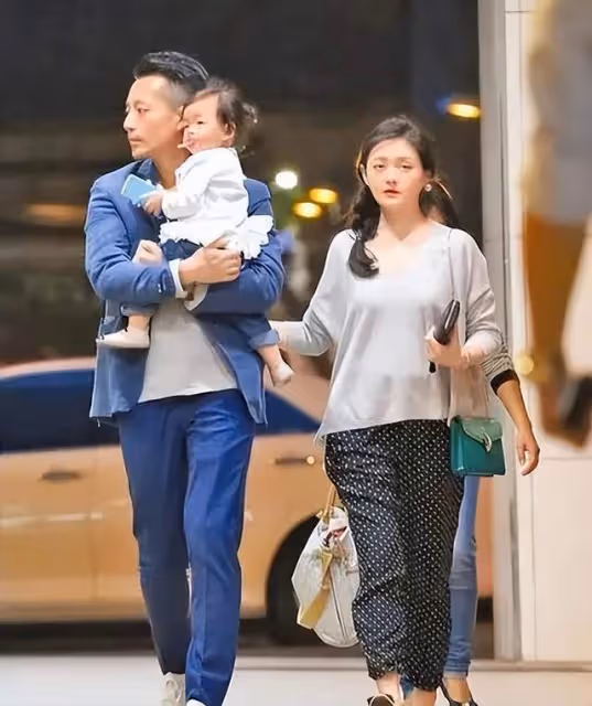 大S不讓娃回京過年，張穎穎是救命恩人，汪小菲深夜直播信息量大