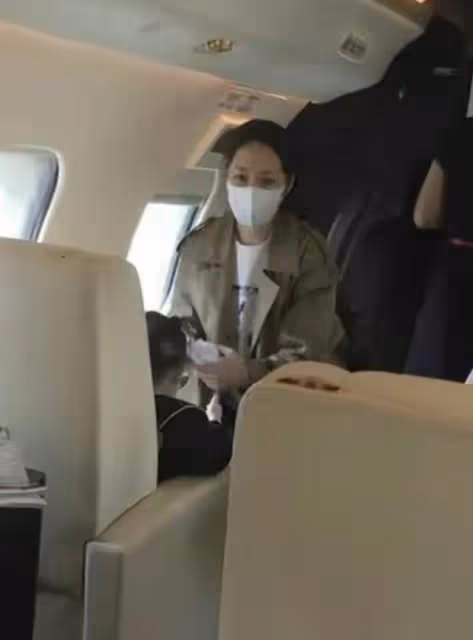 郭碧婷生二胎消失數月終露面！獨自帶娃回港暴瘦憔悴，女神范全無
