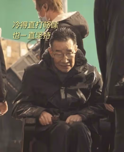 68歲戲骨李雪健寒冬拍淋雨戲，渾身顫抖拒用替身，19年前抗癌成功