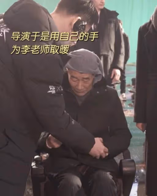 68歲戲骨李雪健寒冬拍淋雨戲，渾身顫抖拒用替身，19年前抗癌成功