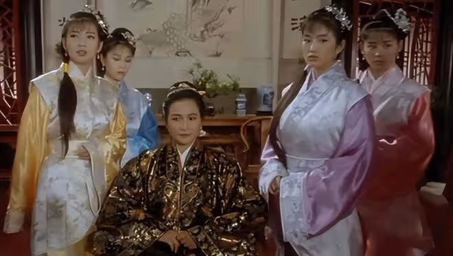 原子鏸曬照為77歲母親慶生，鄭佩佩被指頻繁出入醫院，狀況堪憂