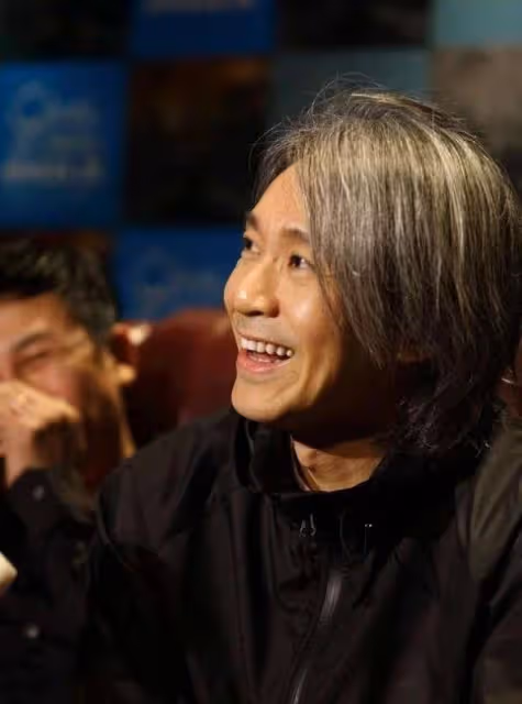 展現高EQ！周星馳被亞洲首富問：「我一天賺191億，你呢？」　他笑了笑「10字回話」征服全場