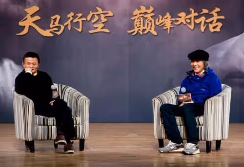 展現高EQ！周星馳被亞洲首富問：「我一天賺191億，你呢？」　他笑了笑「10字回話」征服全場