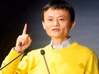 展現高EQ！周星馳被亞洲首富問：「我一天賺191億，你呢？」　他笑了笑「10字回話」征服全場
