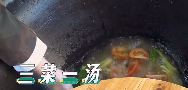 同樣是接力做飯,把《青環》跟《客棧》放一起,這差別太大了吧!