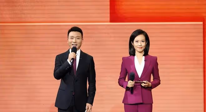 央視主持寶曉峰：從內蒙古走出的美女主播，44歲單身未婚