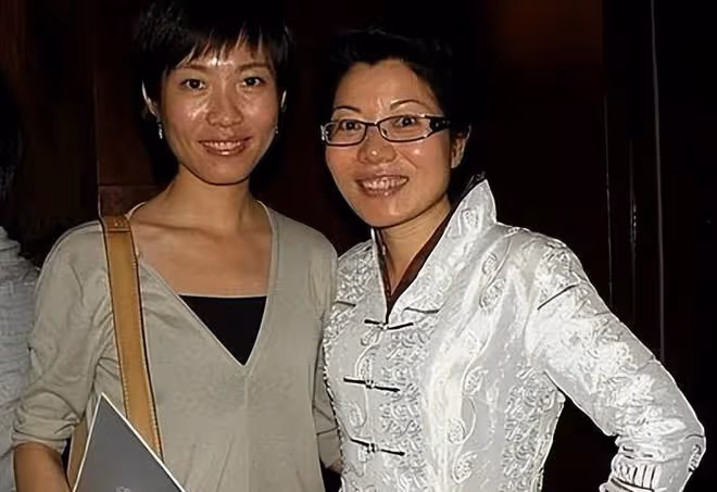 央視主持寶曉峰：從內蒙古走出的美女主播，44歲單身未婚