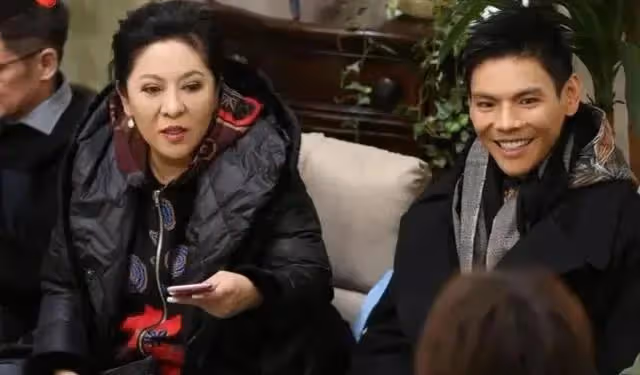 身價上億卻直播帶貨，郭晶晶的一句簡介，直接狠狠打臉向太