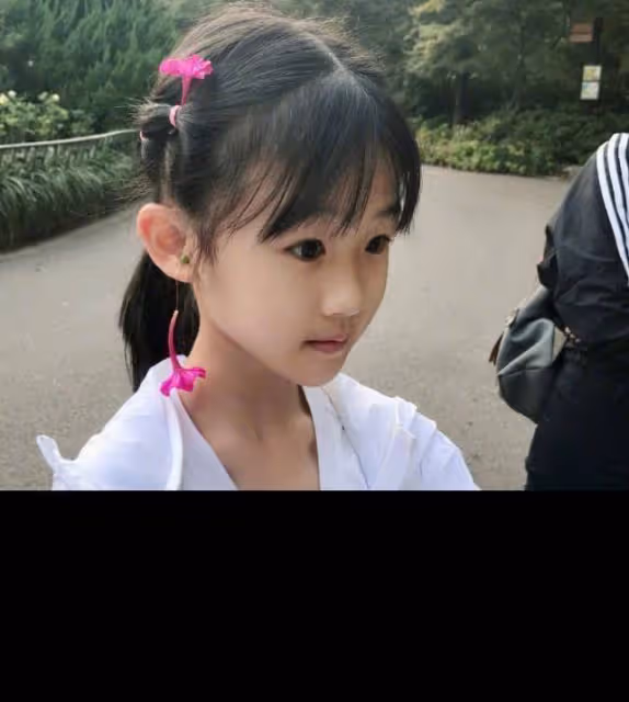 陸毅女兒才是公平遺傳，老天吻了姐姐的初戀臉，還不忘給妹妹開窗