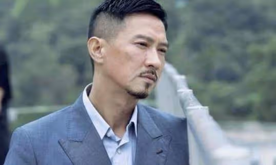 現實中曾是真警察的4位演員，張家輝上榜，而她還是「警花」！