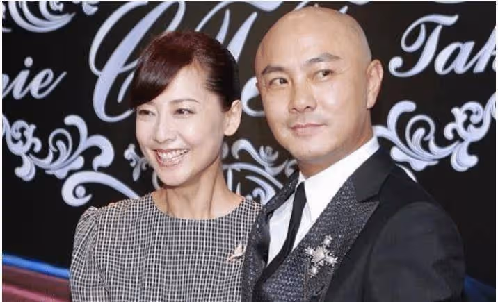 「電話整蠱」的創始人，為複製周星馳抹平稜角，今54歲稱潮人教父