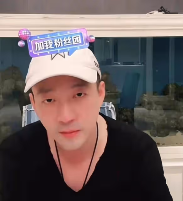 汪小菲直播怒斥大S，不讓孩子回北京觸碰底線，曝多個猛料太震驚