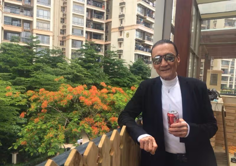 逍遙自在!參觀86歲謝賢香港的家,平時自己獨居,家裡從不請保姆,做飯親自動手,網友:不愧是四哥!