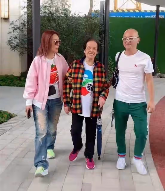 郭少蕓帶90歲老母看新家 ,郭母笑容滿面,對新居很滿意 ,網友 :郭少蕓太孝順了