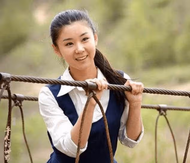 她是娛樂圈「最干凈女星」,出道19年從不接啵啵戲,最終將初次留給老公