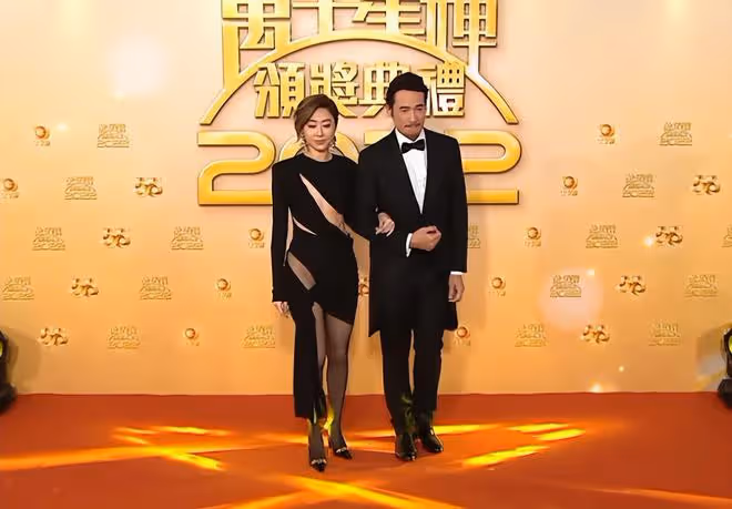 TVB頒獎禮眾星大秀身材!滿屏都是大長腿,江美儀穿羽毛裝搶鏡