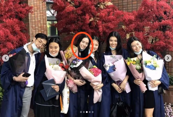 伊能靜兒子放假回台北,和異性逛街手舞足蹈,靠在女生肩頭不避嫌