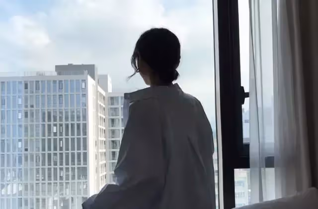 我哥去世後,得知我的房子寫的侄女名字,從不聯繫的前嫂子變了