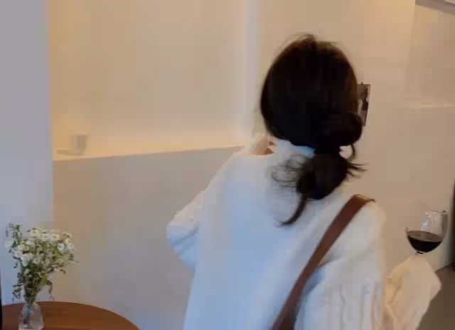 我沒給婆婆辦美容卡,她在家族群發兒媳不孝的視頻,讓親戚聲討我
