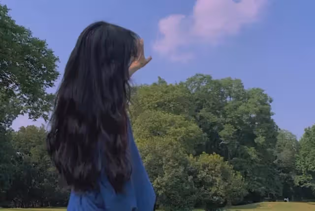我沒給婆婆辦美容卡,她在家族群發兒媳不孝的視頻,讓親戚聲討我