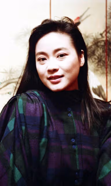 意外爆紅!金馬影后息影20年「變理髮廳阿姨」俗氣可愛,笑喊「不怕沒飯吃」粉絲認不出