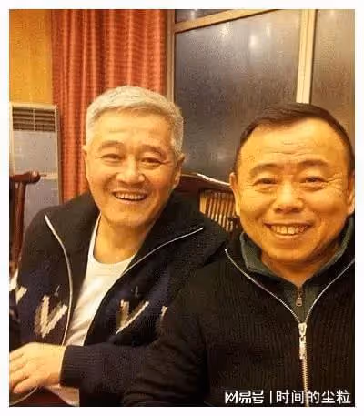 同是德藝雙馨的藝術家，為什麼潘長江的吃相那麼難看？
