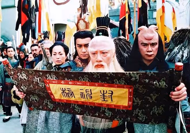 TVB頒獎禮向16位離世前輩致敬，曾江楊群在列，放生前片段好催淚