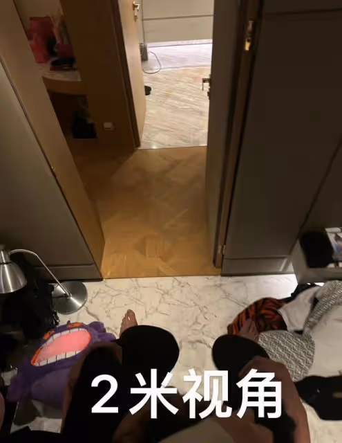 王思聰攜00後新女友露面!大口嗦幾十元粉接地氣,身材發福變化大