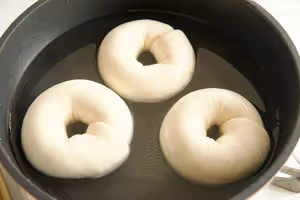 奶鹽芝麻貝果🥯超香der～超快手～發酵時間短～超好吃😋