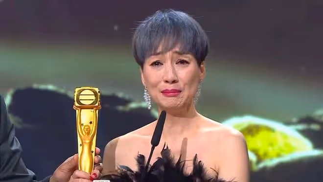 港媒曝TVB視帝視後獎座價值,足金打造值83萬元,可在港首付買房